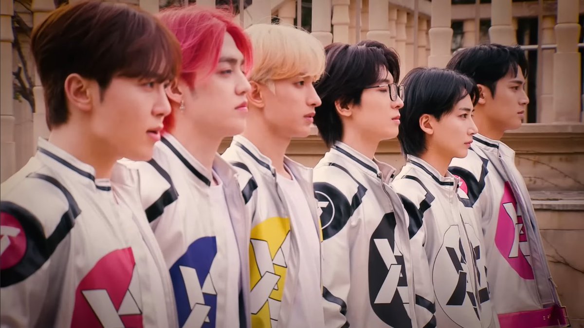 wonubliss's tweet photo. going red, going blue, going yellow, going black, going white, going pink ❤️💙💛🖤🤍🩷 https://t.co/bGJAMefoLG