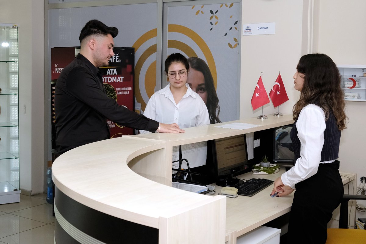 BUSMEK (@bursabusmek) on Twitter photo <a href="/GumtobB/">GÜMTOB</a> ile işbirliği içinde gerçekleştirdiğimiz teorik ve uygulamalı istihdama yönelik eğitimlerimizi başarıyla tamamlayan öğrencilerimize sertifikalarını verdik.🧾🎀
Otelcilik sektöründe çalışacak olan öğrencilerimize başarılar diliyoruz.🏨✅
<a href="/bursabuyuksehir/">Bursa Büyükşehir Belediyesi</a>
<a href="/mustafabozbey/">Mustafa Bozbey</a> <a href="/GumtobB/">GÜMTOB</a> ile işbirliği içinde gerçekleştirdiğimiz teorik ve uygulamalı istihdama yönelik eğitimlerimizi başarıyla tamamlayan öğrencilerimize sertifikalarını verdik.🧾🎀
Otelcilik sektöründe çalışacak olan öğrencilerimize başarılar diliyoruz.🏨✅
<a href="/bursabuyuksehir/">Bursa Büyükşehir Belediyesi</a>
<a href="/mustafabozbey/">Mustafa Bozbey</a>