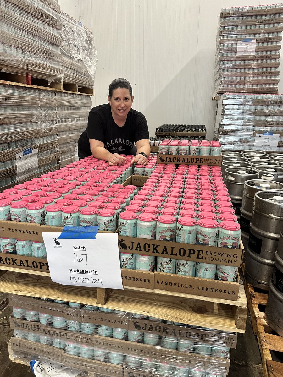 Lovebird-Making season is in full speed — batch 167 is headed your way, folks!

Shout out to our awesome BREW CREW for all the blood, sweat and tears (jk, its only Strawberries and Raspberries) that they put into each brew 💪

#DrinkLegendary #DrinkLovebird