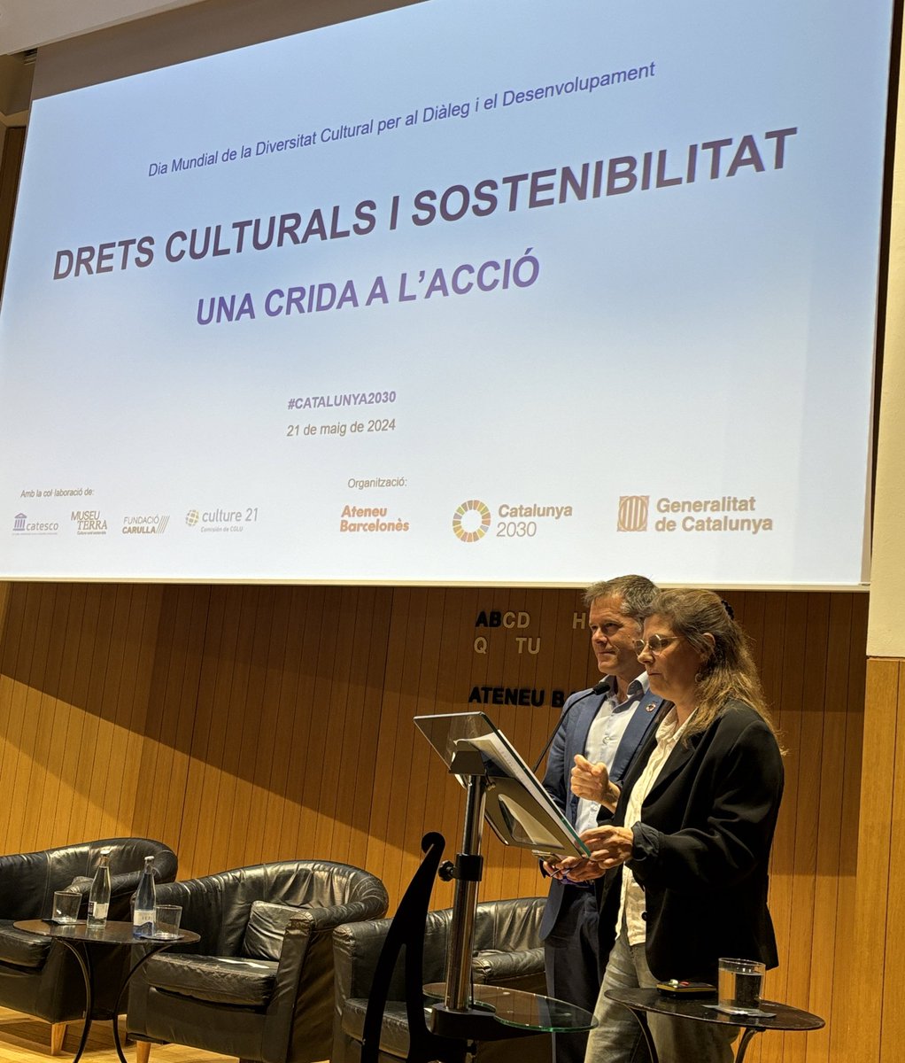 🏛️ Ahir vam tenir la xerrada “Drets culturals i sostenibilitat, una crida a l’acció” 🗣️ Vam parlar sobre quin paper tenen les institucions catalanes en l’exercici dels drets culturals 🤝 Un acte organitzat per l’Ateneu, la @gencat i @catalunya2030