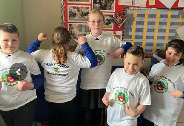 Super talent parents helping our super talented Phunky Ambassadors by creating t-shirts to help them stand out whilst leading their Get Active events! @PhunkyFoods @wiltscouncil #getactive #rightchoicewiltshire