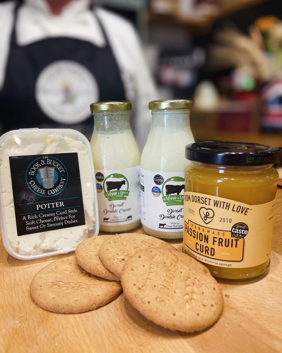 Thebook_bucket's tweet image. It was fab to work with @meggymoosdairy and @AwardsLove in the demo kitchen of the Dorset Spring Show! 

#collaborate #demokitchen #dorset