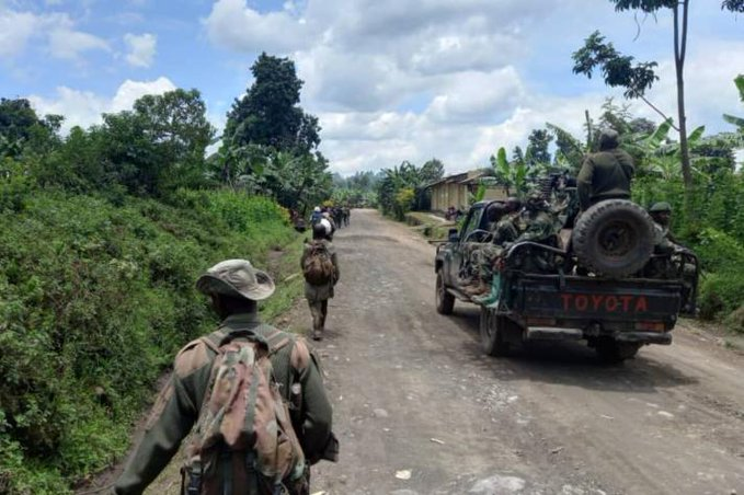 mediacongo's tweet photo. Guerre à l'#Est de la #RDC : Ayant désormais repris le contrôle de plusieurs localités dont #Bweru, #Bihambwe, #Mema, #Kaniro, #Kavumu, #Kasake, #Kashovu et #Bitonga,les #FARDC ont lancé, ce mercredi 22 mai, les offensives, contre le reste des positions des #M23/#RDF, dans le #Masisi
https://t.co/7rECyJuXZT