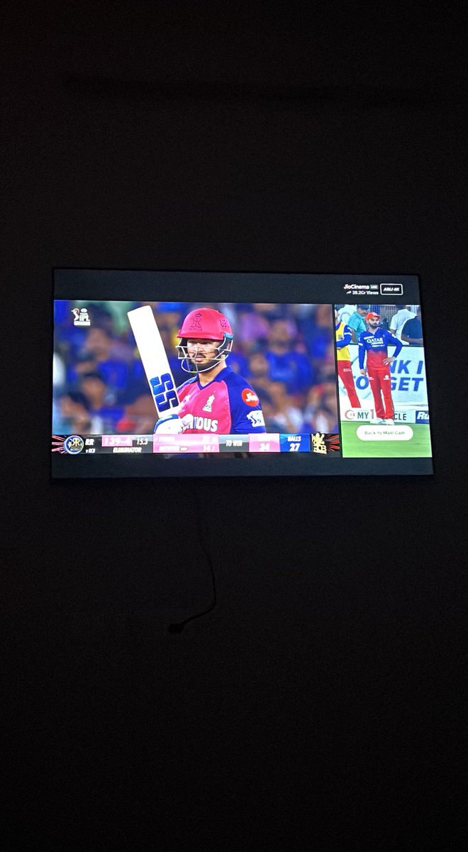 Watching with Kohli cam 😂 #RCBvsRR