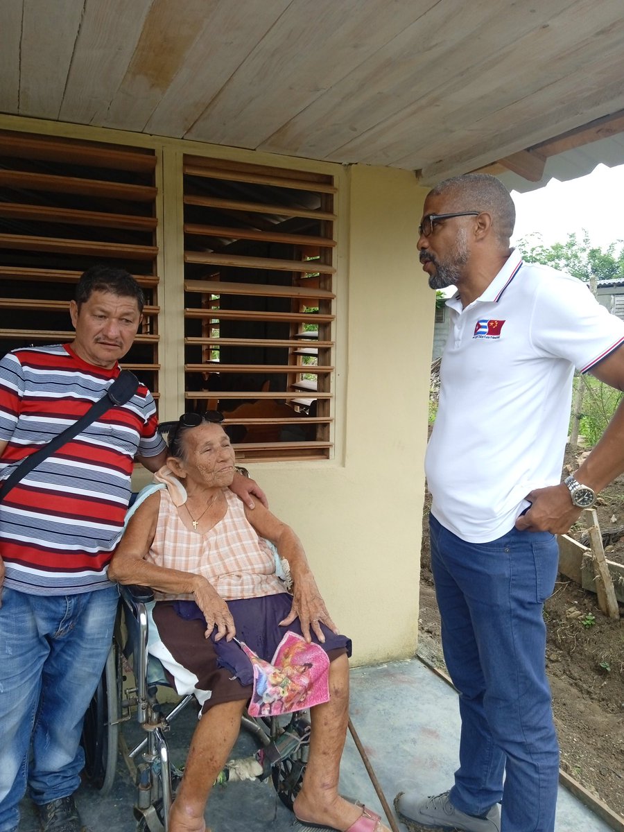 Unos de los temas de interés de la visita del CC  fue el  tratamiento brindado a las familias en condición de vulnerabilidad; mostraron satisfacción y agradecimiento a la #Revolucón . ¡#Cuba que linda es #Cuba!. <a href="/yoeaberob1/">Yoel Perez Garcia</a> .