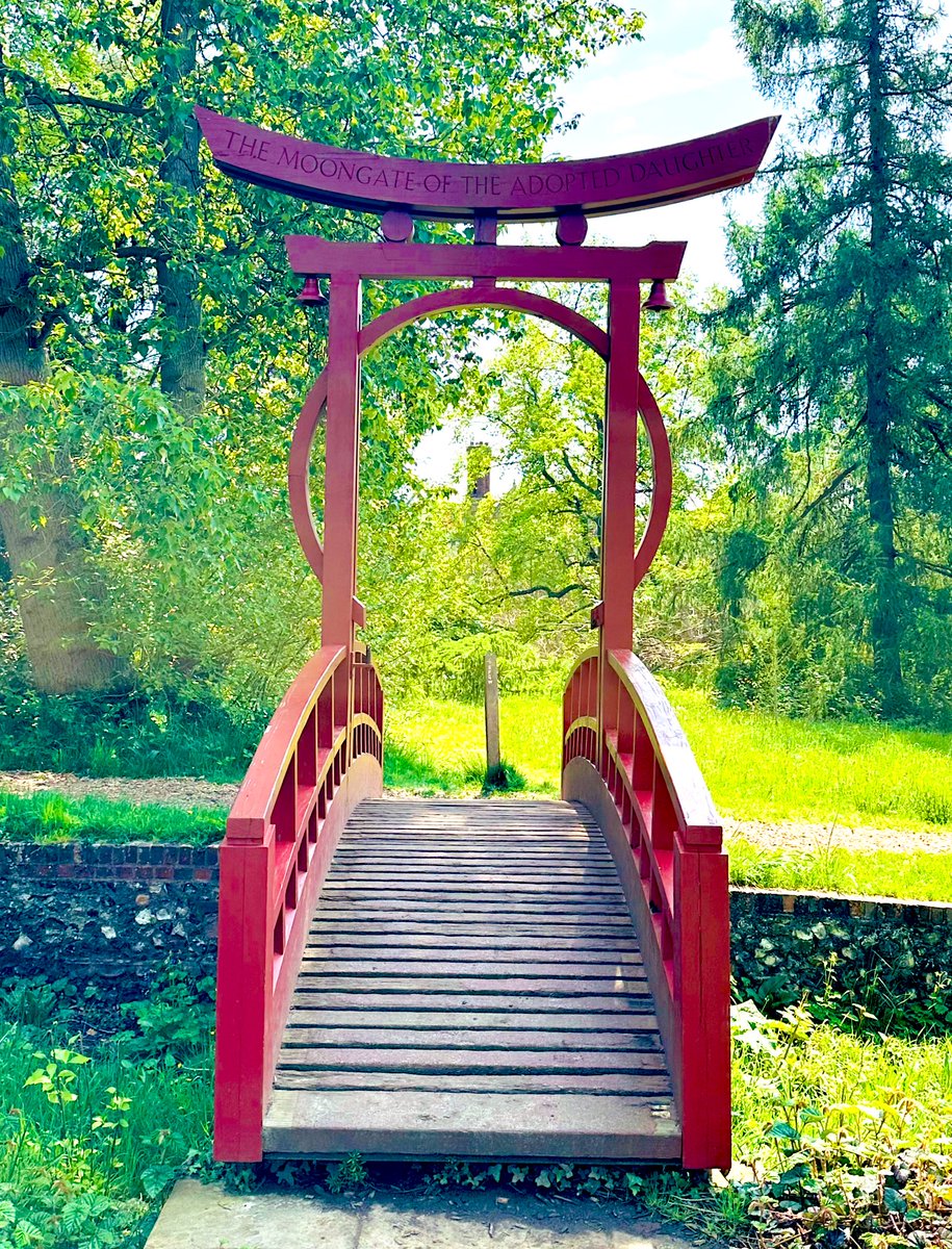 The Way Forward… #Moongate #garden #bridge #GreysCourt #Buckinghamshire ⛩️🌕⛩️