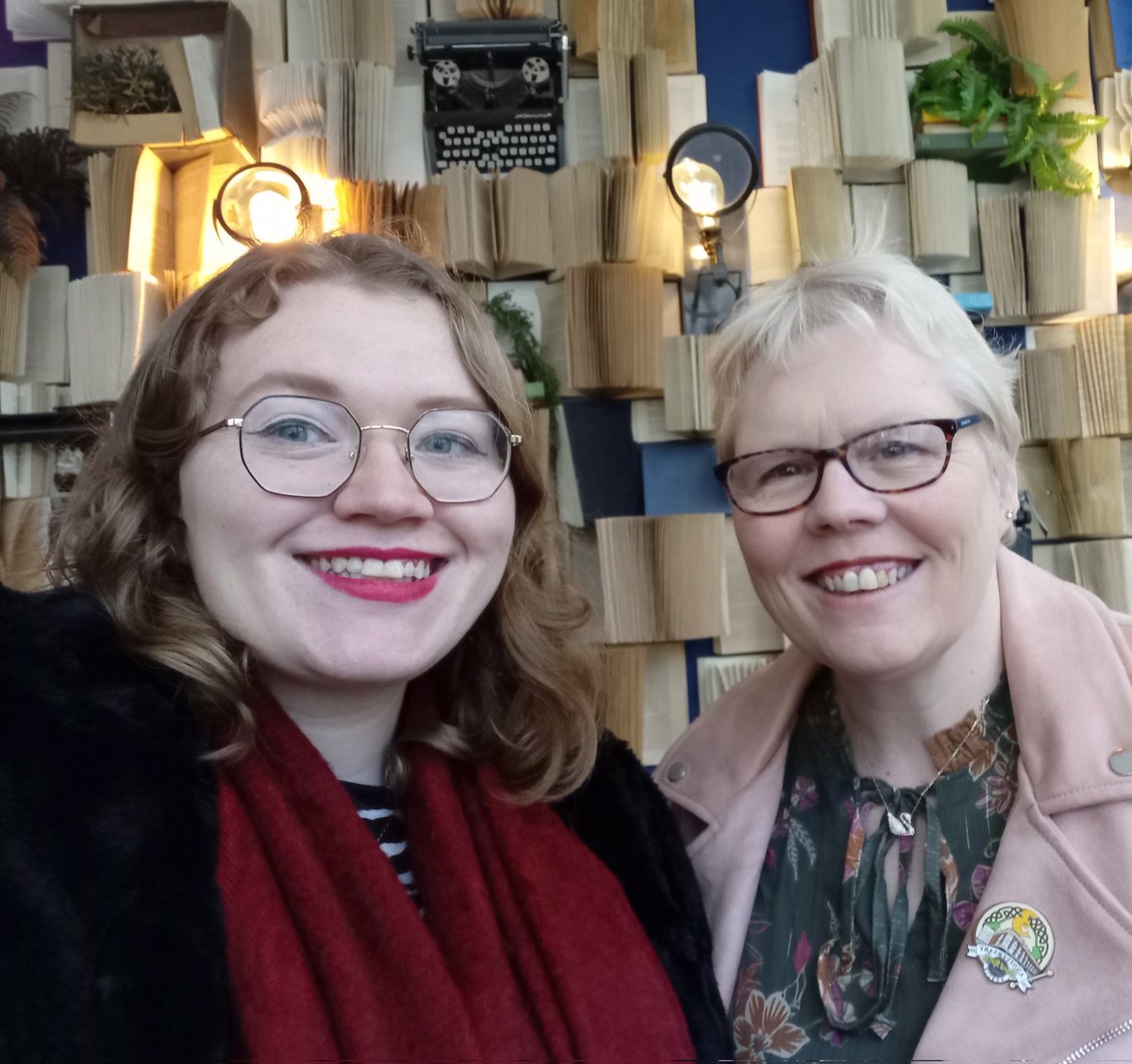 Happy Birthday to Siobhan, a kind and wonderful daughter. <a href="/SiobhanDivers/">Siobhan Divers</a>