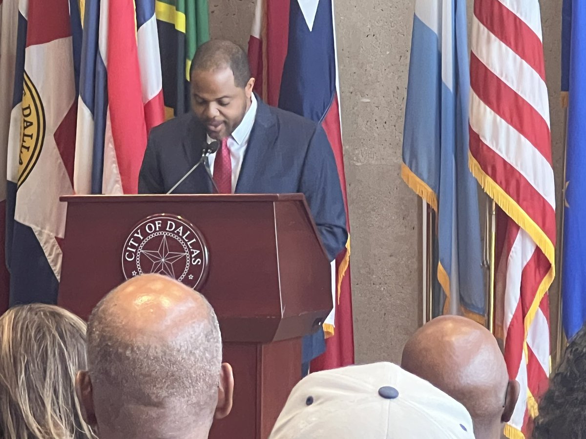 Just moments ago, Dallas Mayor Eric Johnson announced that the city was informed by the United States Interagency Council on Homelessness (USICH), U.S.Department of Veterans Affairs (VA), and HUD that the city and county had “ended” veteran homelessness. 🧵