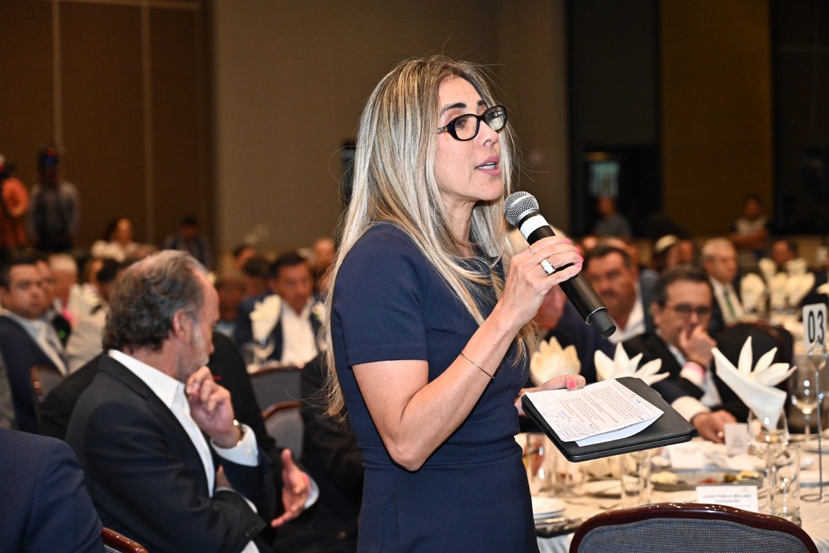 _lharo's tweet photo. En el tema de sustentabilidad nuestra VP de Sustentabilidad agroalimentaria y Responsabilidad social del @CNAgropecuario  la Mtra. @patty_toledo27 presentó el trabajo que estamos desarrollando como #CNA  y como sector  alineados a los ODS de @ONU_es Naciones Unidas bajo 5 pilares fundamentales : 
1. Incrementar la productividad, el empleo y el valor de los sistemas de alimentación,
impulsando la innovación y la tecnología en la protección de cultivos.
2. Proteger e impulsar el uso eficiente de los recursos naturales.
3. Impulsar la mejora de los medios de vida y promover el crecimiento económico de manera
sostenible.
4. Potenciar la resiliencia de las personas, comunidades y ecosistemas.
5. Adaptar la gobernanza a los nuevos retos.