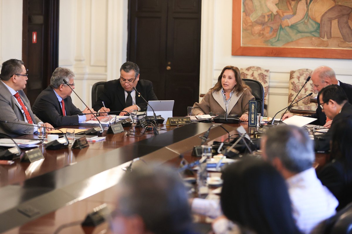 El ministro del Interior, Juan José Santiváñez, participa en una nueva sesión en el Consejo de Ministros, liderada por la presidenta de la República, Dina Boluarte. #PerúSeguro