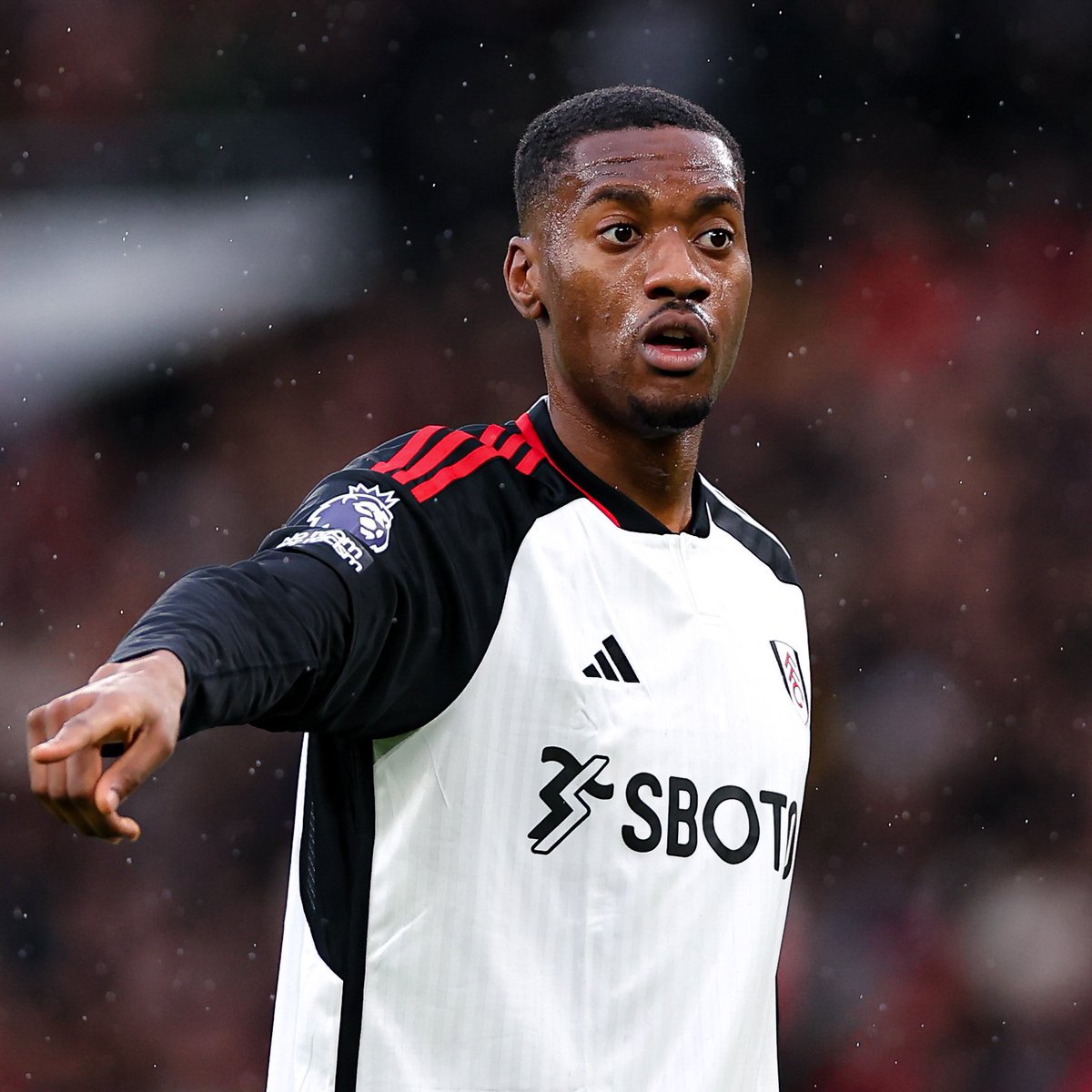 🚨BREAKING: Manchester United are VYING with Newcastle to sign Fulham’s Tosin Adarabioyo. (@BBCSport)