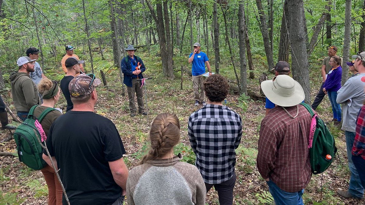 We're marking #AmericanWetlandsMonth by revisiting this #MnBWSR Snapshots story from March about the Minnesota Wetland Professional Certification Program: buff.ly/3TLDtcs #wetlands #wetlandrestoration #wetlandbanking #WetlandConservationAct