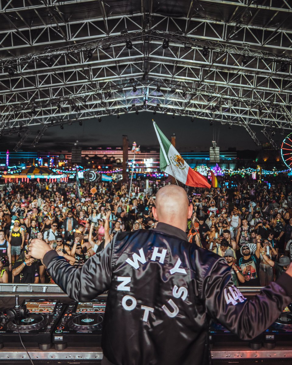 malonemorez's tweet photo. @EDC_LasVegas was special… Playing the Neon Garden for the @clubspacemiami takeover will be a core memory forever… 🙏🏽
Full live set is now available on my YouTube channel. https://t.co/5mkPaP3A6x
#EDCLasVegas #ClubSpace #NeonGarden https://t.co/nxXGJaIFpL