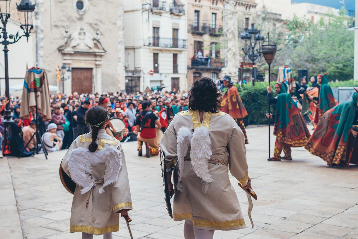 𝔸𝕔𝕥𝕖 𝕊𝕒𝕔𝕣𝕒𝕞𝕖𝕟𝕥𝕒𝕝 🛡🕊⚔️

“De genolls, malvats diables!
Vostra injúria s’endevina”.

“Tenim valors irrenunciables.
Servim la Justícia Divina”.

📸 @DGCFotografia 

#BallDeDiables
#SPRibes