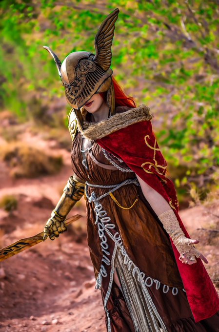 Malenia or Marika? https://t.co/dswcxSNMA4