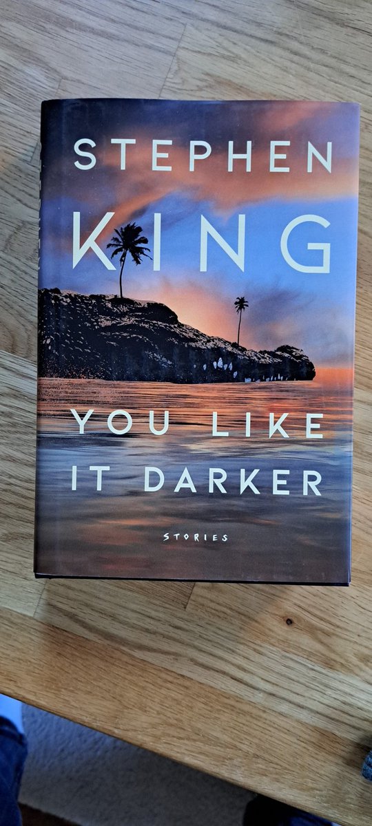 Yeah, there it is! Let's read...
@StephenKing 
#YouLikeItDarker