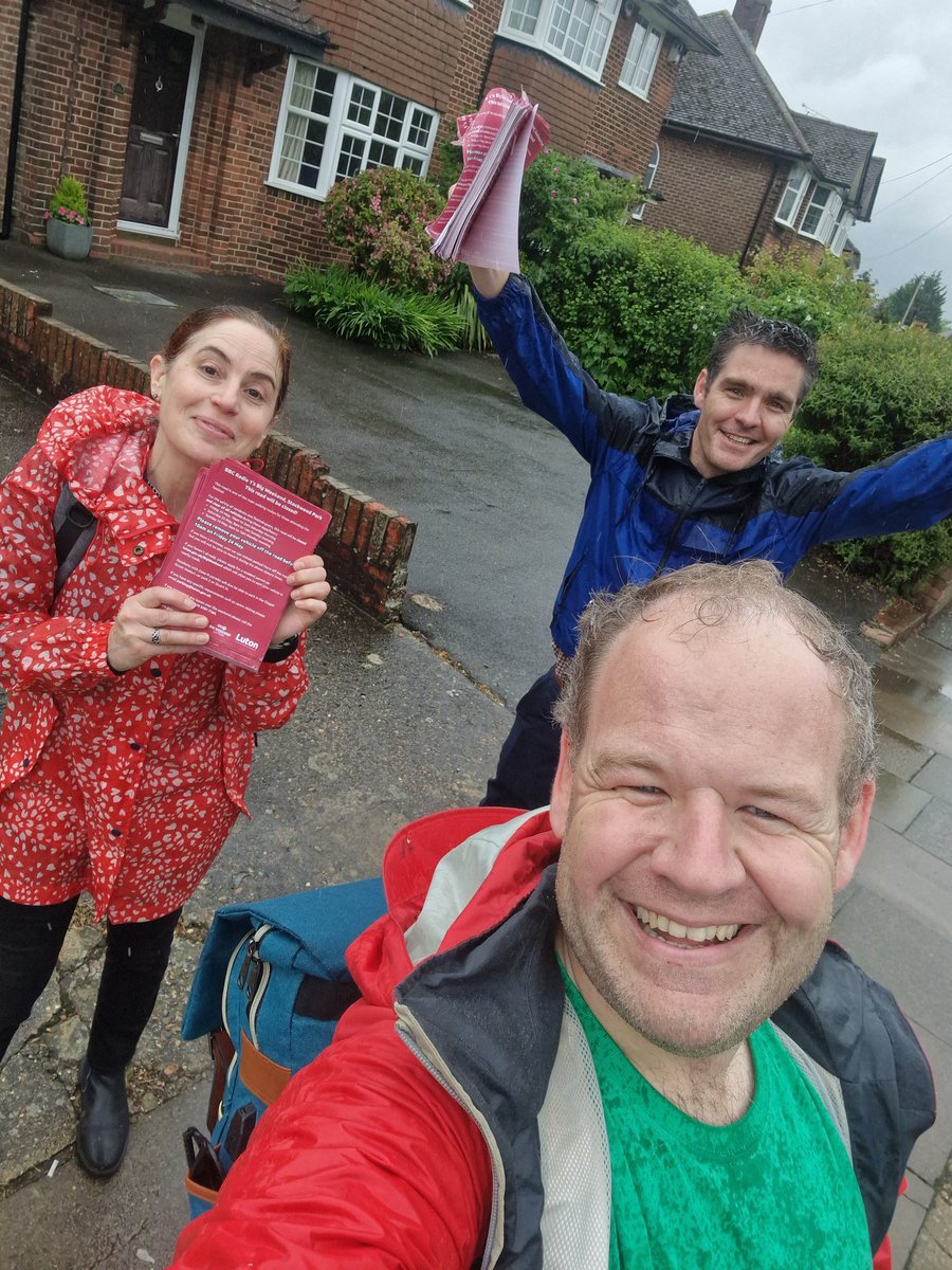 S_eastwood's tweet photo. Mid week and what a week so far.
π Monday 200 Festival Makers briefing.
π 400 goodie bags
π leafletting in the rain with @Kiwiadam14 and Jo.
π Visit to Stockwood Park with Cllrs
π Final briefing for those who couldn't make Monday
#radio1bigweekend #Luton #StepForwardLuton https://t.co/nhEhEn6oSc