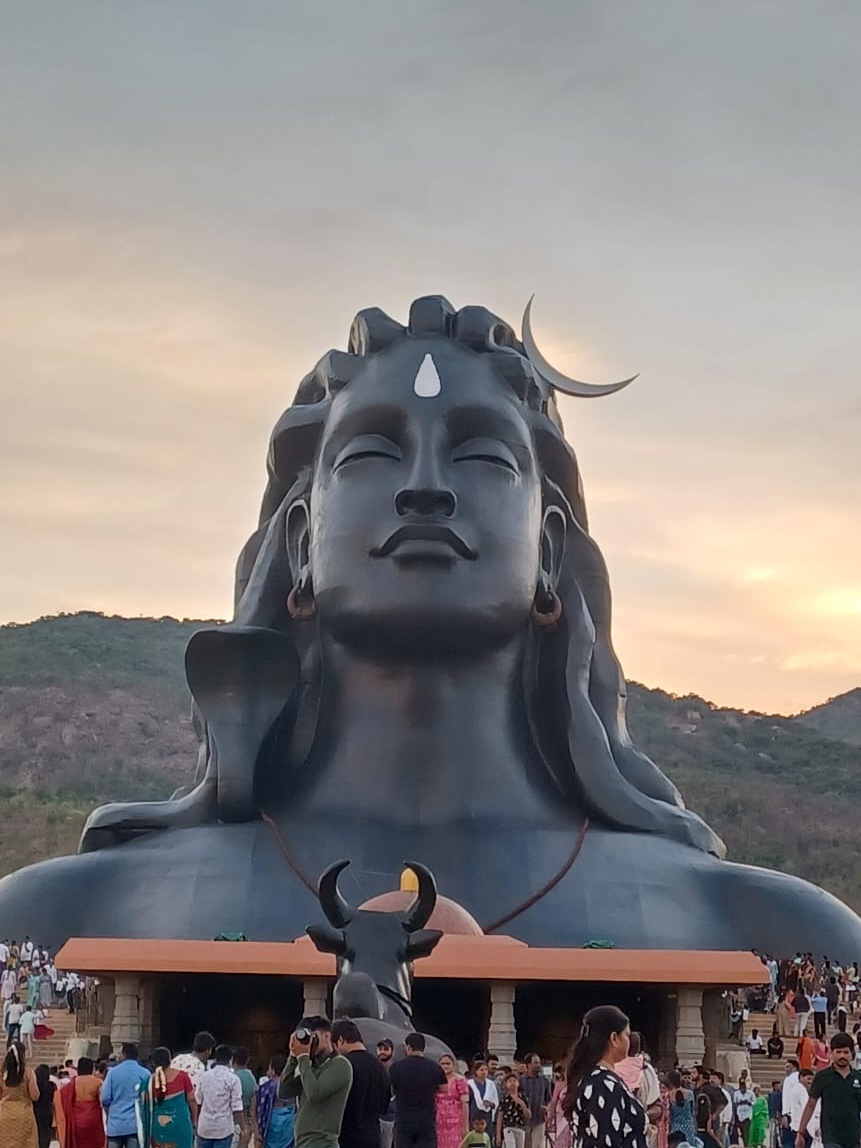 Trip with mom begins 🫶

First stop - adiyogi ✨
Spent a beautiful day here ♥️