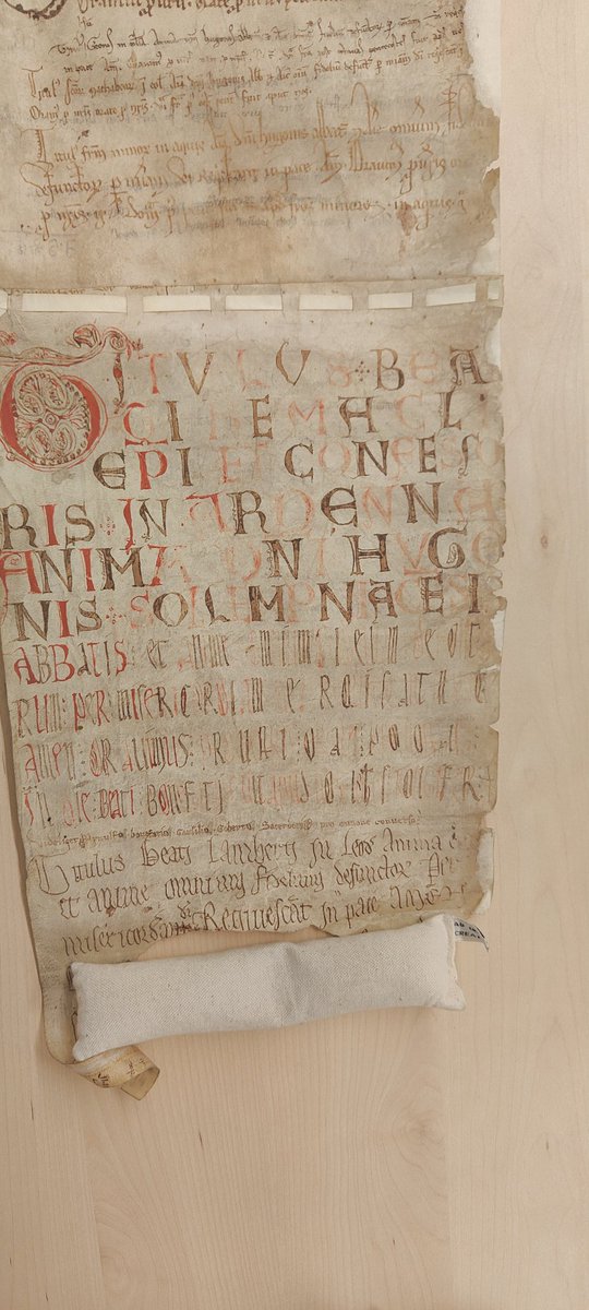 eric_mermet's tweet photo. Aujourd'hui avec Davide Guerdevich @DYPACuvsq aux #AD87 @hautevienne_dep , nous avons pu consulter un exemplaire du rouleau des morts, un parchemin médiéval unique qui voyageait de monastère en monastère pour honorer les défunts. Les briques d'un projet @AgenceRecherche ? 🤞🤞 https://t.co/D7iUFw46Ku