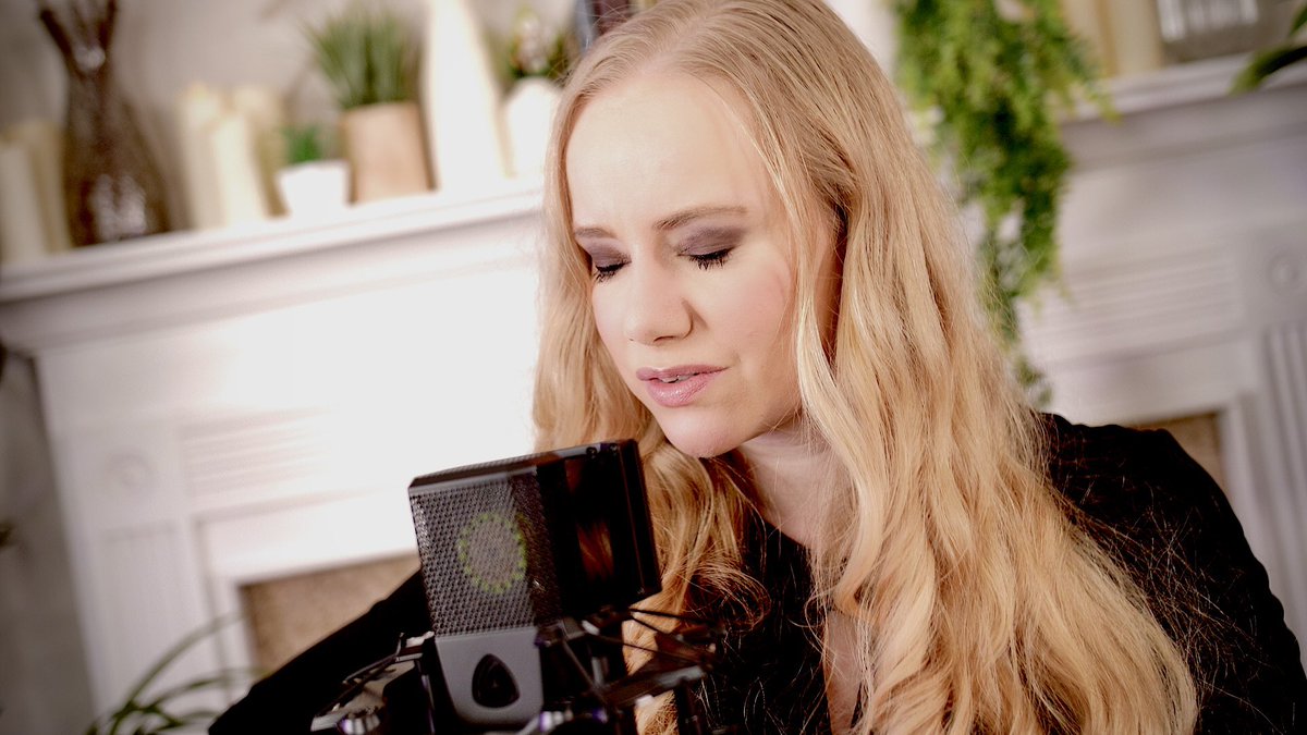 megpfeiffer's tweet photo. Screenshots from my new video!
Can you guess which song?
Give it a try, come on! π€
Itβs out this Friday! ππ
#singersongwriter #songwriter #nashville #newvideo #vevovideo #newmusic #guitar #Vocals https://t.co/Mw1JR3FTJK