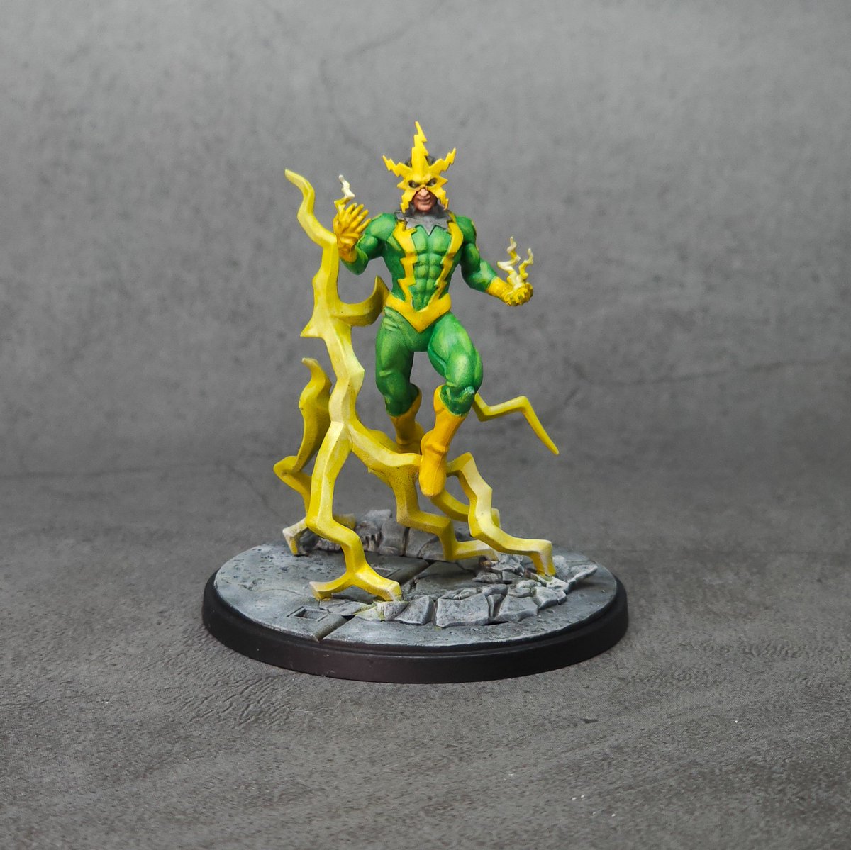 Danger, Danger! High voltage!

Electro was zapped out yesterday, speed paint style. Wanted to try and work quickly with unforgiving, light colours. Worked out well, I feel.

Thanks @atomicmassgames !

#marvelcrisisprotocol #mcp #minipainting #paintslam24 #tabletop