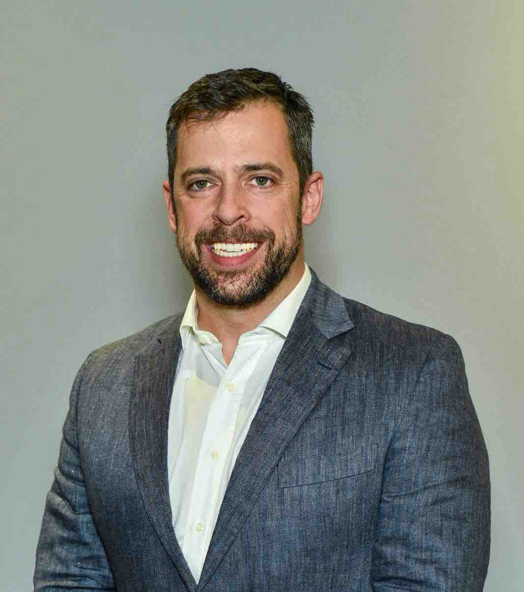 Parabéns ao Tenente-Coronel Médico António Gandra d’Almeida, alumnus do 41º PADIS, pelo novo cargo de diretor-executivo do SNS.

#aesebschool #PADIS #SucessoNaCarreira