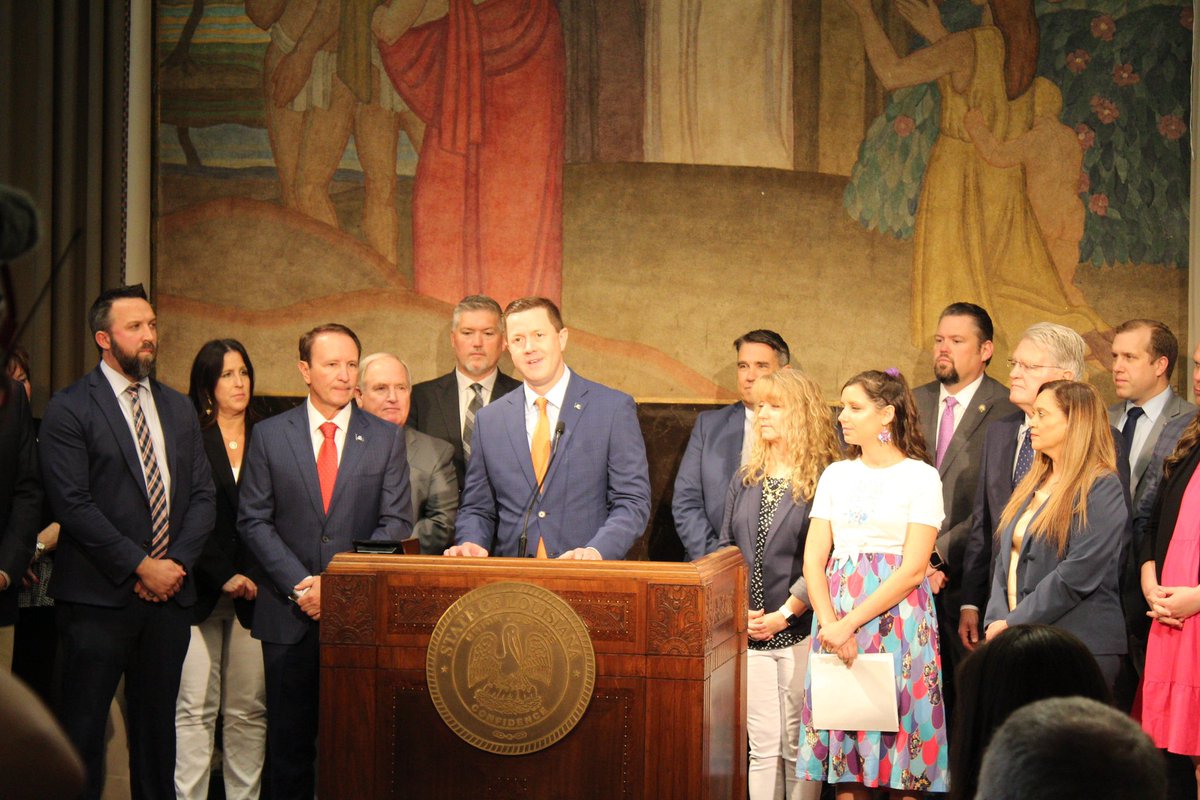 Joined by teachers & leaders to release our LET TEACHERS TEACH recommendations. Teachers asked, “Can my job be just a little bit easier?” With these proposals, the answer is “yes.” Thanks, @LAGovJeffLandry & policy-makers for the support. ow.ly/HLzF50RRB1w #laed #lalege