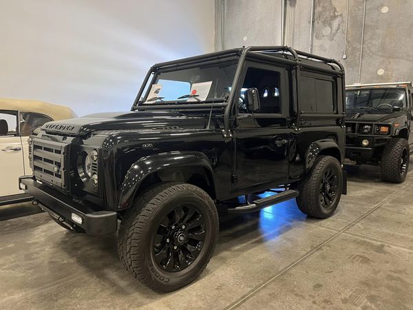 New Inventory 🚨 1990 Land Rover Defender 90 with 6,397 miles. Call 941-355-1955 for details. 

#classiccars #landrover #landroverdefender #defender90 #classiclandrover