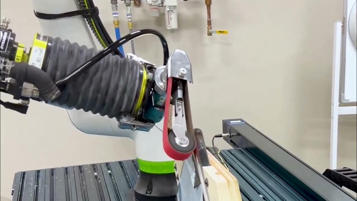 Dynabrade's tools are designed to seamlessly integrate with collaborative robots. We can help address grinding & finishing challenges, offering solutions through demonstrations in their advanced laboratory. buff.ly/3yoN6pj #Robotics #ManufacturingSolutions #Manufacturing.
