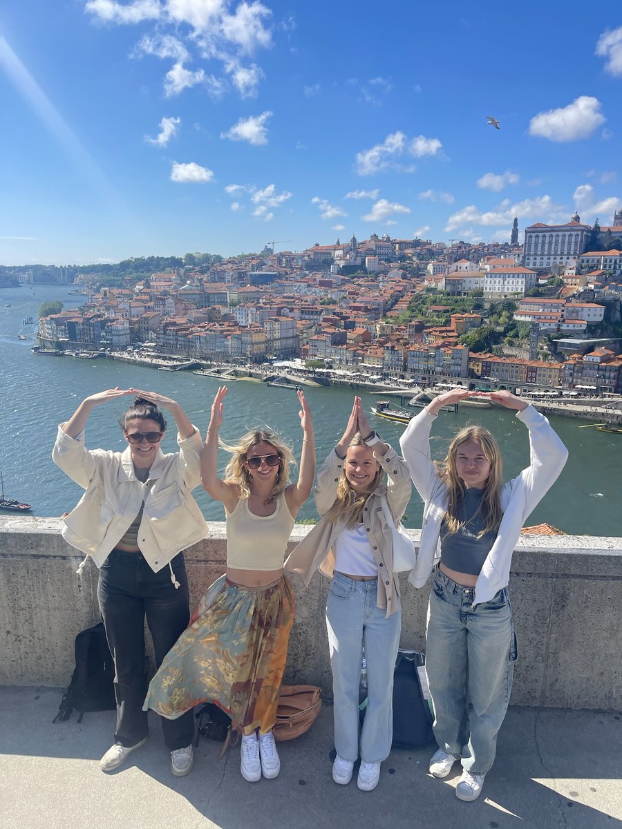 #BuckeyesAbroad Megin, Katrina, Ela, Ava & Anya are making the most of their time abroad on the @FisherOSU Global Consulting project in Portugal this summer. A trip to Porto inspired some #BuckeyePride. O-H!
