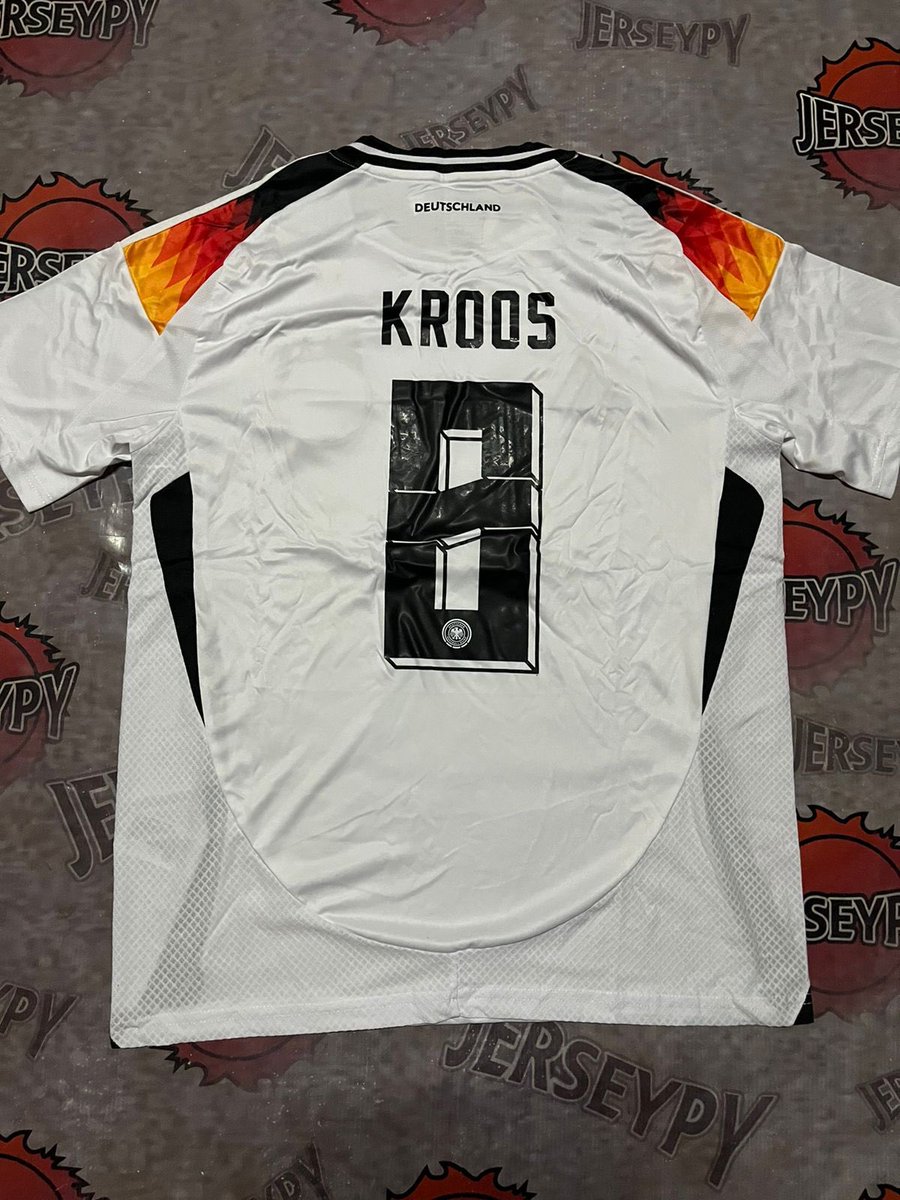 JerseyPy's tweet image. El 14 de Junio arranca la Eurocopa y desde hoy te presentamos las camisetas de todos los equipos que van a competir. 

Arrancamos con Alemania  en sus versiones home and away. 🇩🇪

📲 Mas info al DM o al 0994887261