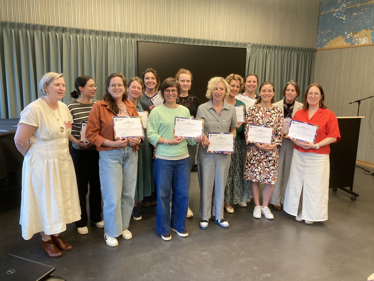 Hoogbloeier tweet media