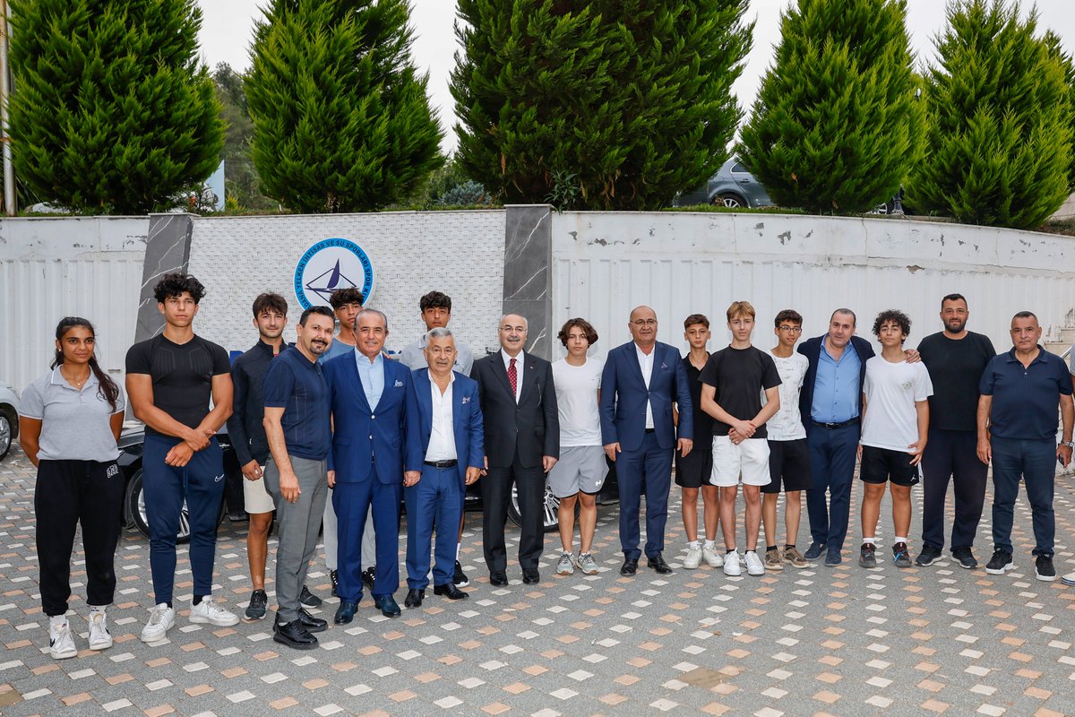 Valimiz Sayın @yskosger, Adana Yelken İhtisas ve Su Sporları Kulübü Başkanı Mustafa Tuyan, yönetim kurulu üyeleri ve kulüp sporcuları ile bir araya geldi.
