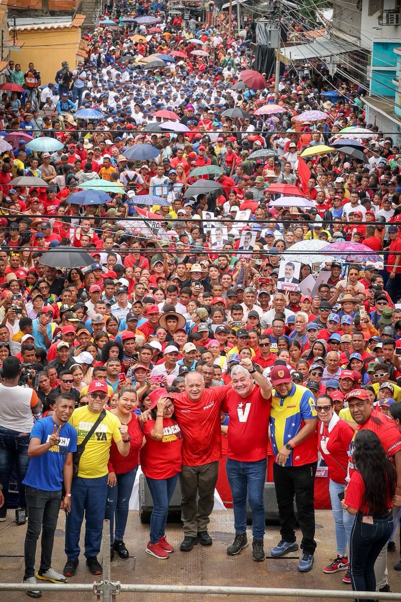 PSUV (@partidopsuv) on Twitter photo SAN FERNANDO
Estado Apure 🚩
Aquí les mostramos imágenes de la movilización en contra de las sanciones y el bloqueo, y en respaldo al presidente Nicolás Maduro que realizó nuestro amado pueblo de #Apure.
<a href="/NicolasMaduro/">Nicolás Maduro</a>
<a href="/dcabellor/">Diosdado Cabello R</a>
#PuebloMaduroPaLasQueSea SAN FERNANDO
Estado Apure 🚩
Aquí les mostramos imágenes de la movilización en contra de las sanciones y el bloqueo, y en respaldo al presidente Nicolás Maduro que realizó nuestro amado pueblo de #Apure.
<a href="/NicolasMaduro/">Nicolás Maduro</a>
<a href="/dcabellor/">Diosdado Cabello R</a>
#PuebloMaduroPaLasQueSea