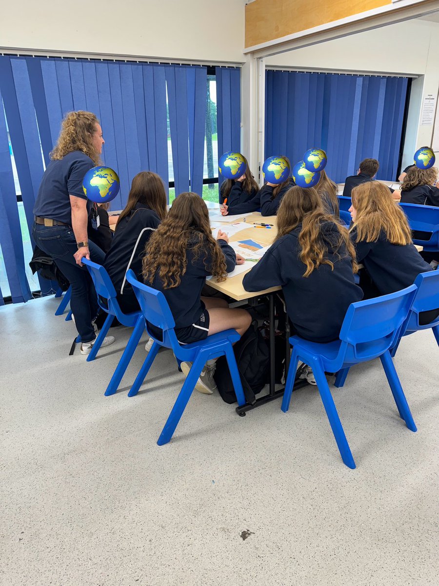 Miss Smith 🌋📚 tweet media