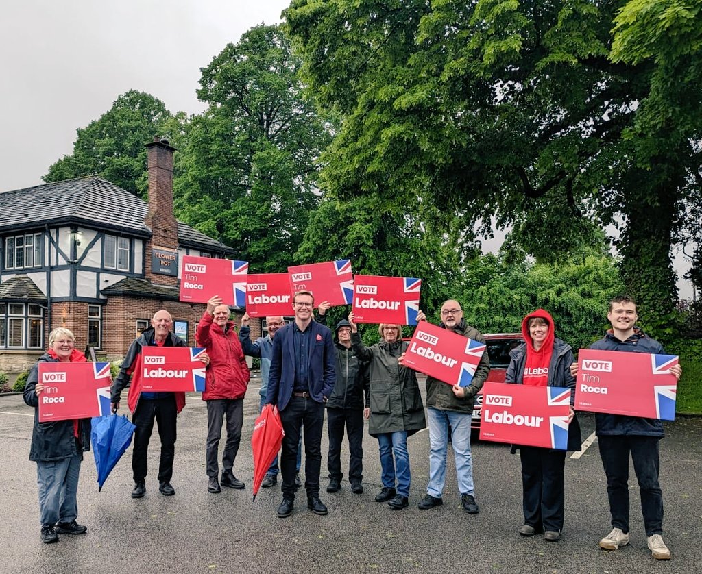 General election campaign underway! Out on a wet evening☔️ listening to residents in Macclesfield. Time to put an end  to 14 years of failure and give our communities and country a fresh start.🌹