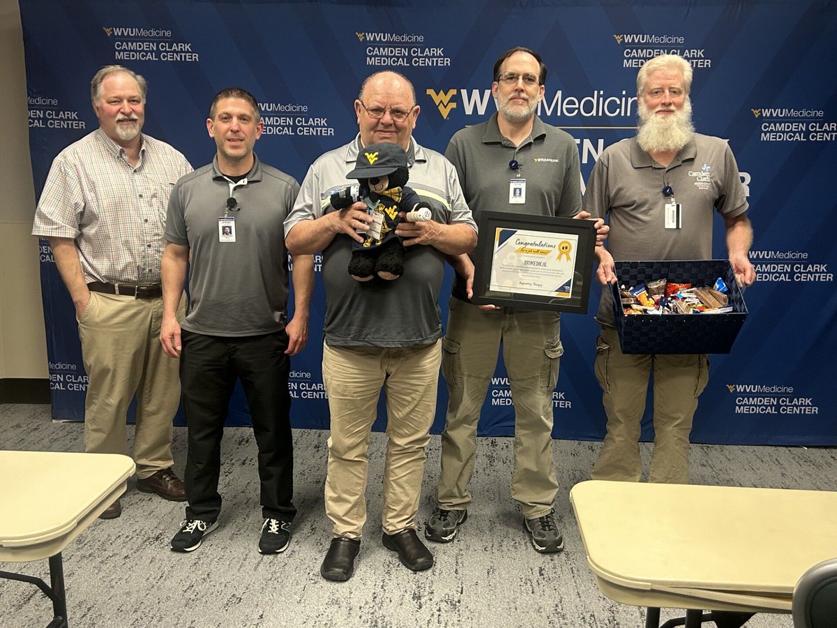 🏆🐻 We are excited to announce that our Biomed department have been chosen as the winners of the May 'Weldon the Bear' award for a job 'Well Done'! 🎉👏Congratulations!
.
.
#WellDone #CompassionateService #TeamAppreciation #WeldonTheBearAward #WVUMedicine #CamdenClark