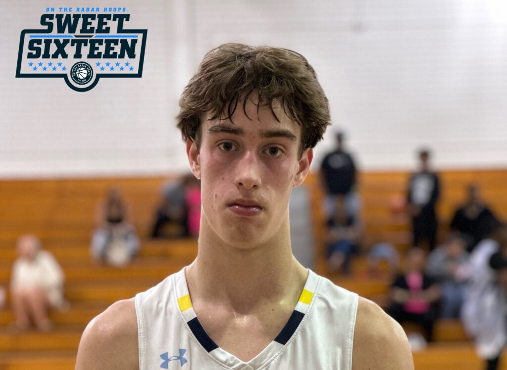 '25 Braden Roberts showed resilience and skill at the OTR Sweet 16. His impact was felt in various ways for his team. Read more on his game via @_A_Smith ontheradarhoops.com/otr-hoops-swee…