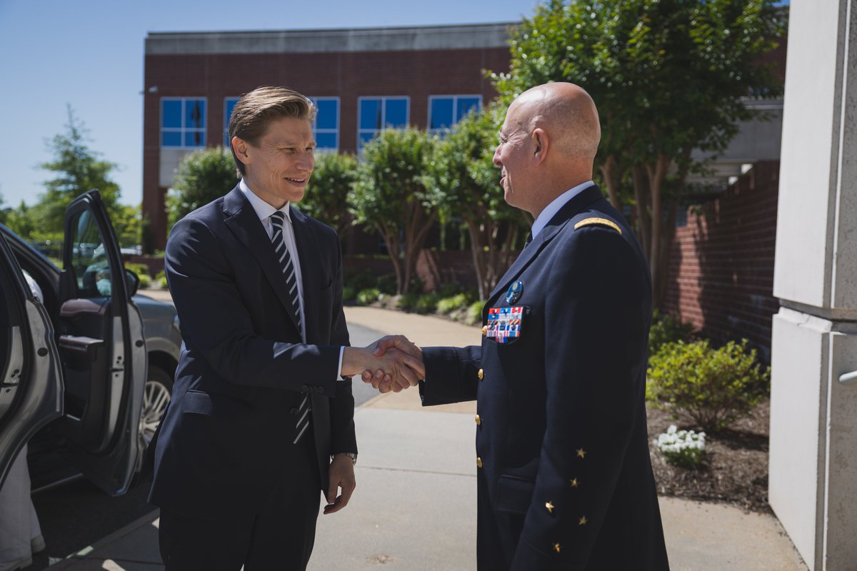 NATO_SACT's tweet photo. Delighted to welcome HON. Antti Häkkänen, @anttihakkanen,  🇫🇮 Minister of Defence.   
What a great member! From capability delivery to future anticipation. 
Finland has a lot to share to the benefit of the Alliance. #StrongerTogether #WeAreNATO https://t.co/pcqU4QaCty