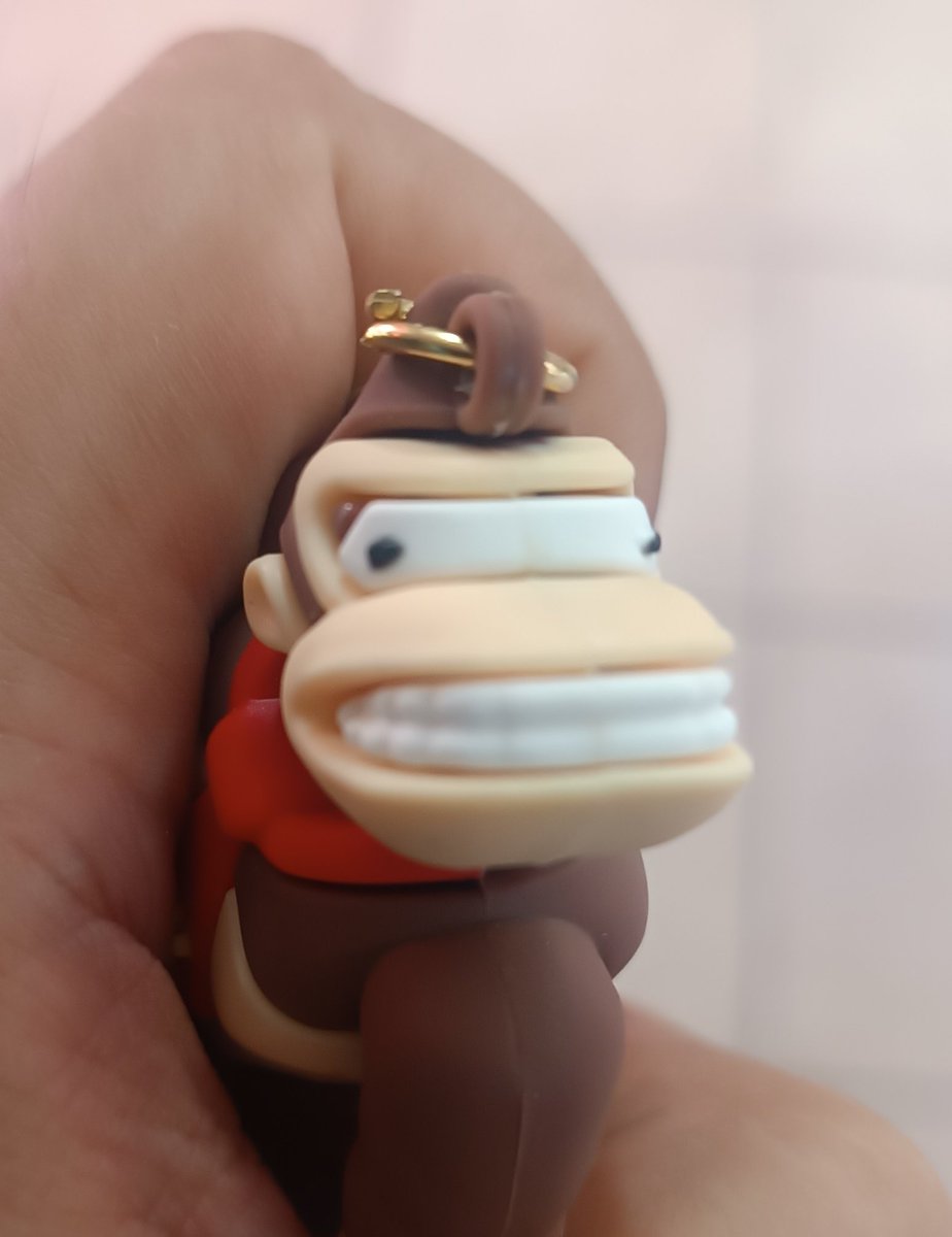 Found this bootleg Donkey Kong keychain.