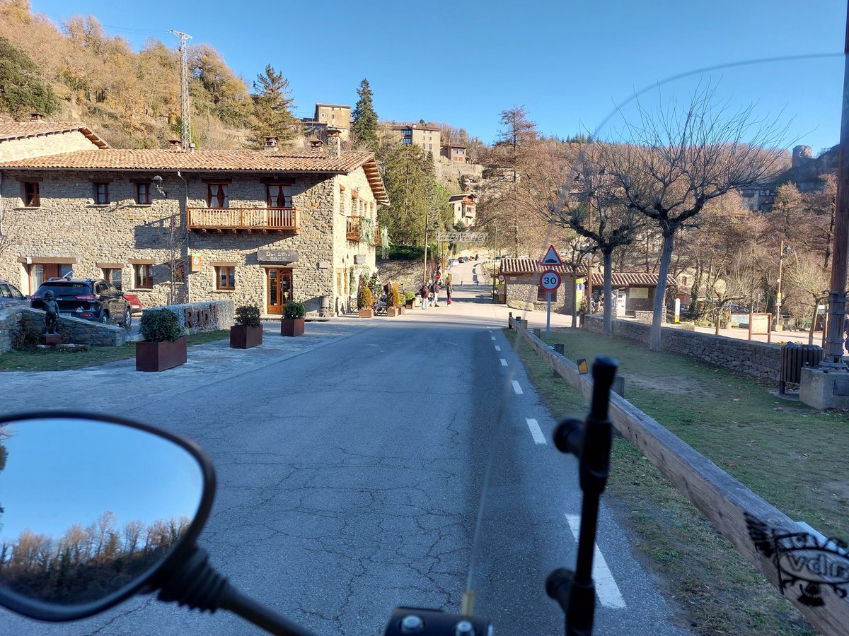 Pendergast75's tweet photo. #RutaEnMotoPorCataluña #RutaEnMoto #LiberadEnDosRuedas #2T #Rupit #Catalonia #spainecotourism 

https://t.co/NleWIWOndb https://t.co/PjWt0OKUW4