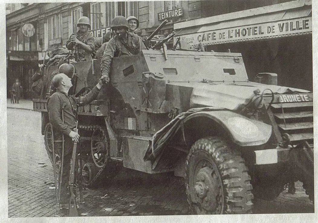 El 24 de agosto de 1944 la novena compañía de la Segunda División blindada de Lecrerc, popularmente conocida como la “novena”, entraba en París a las 20:41, liberándola de la ocupación nazi. El nombre de aquellos primeros tanques no dejan lugar a dudas sobre sus tripulantes: el