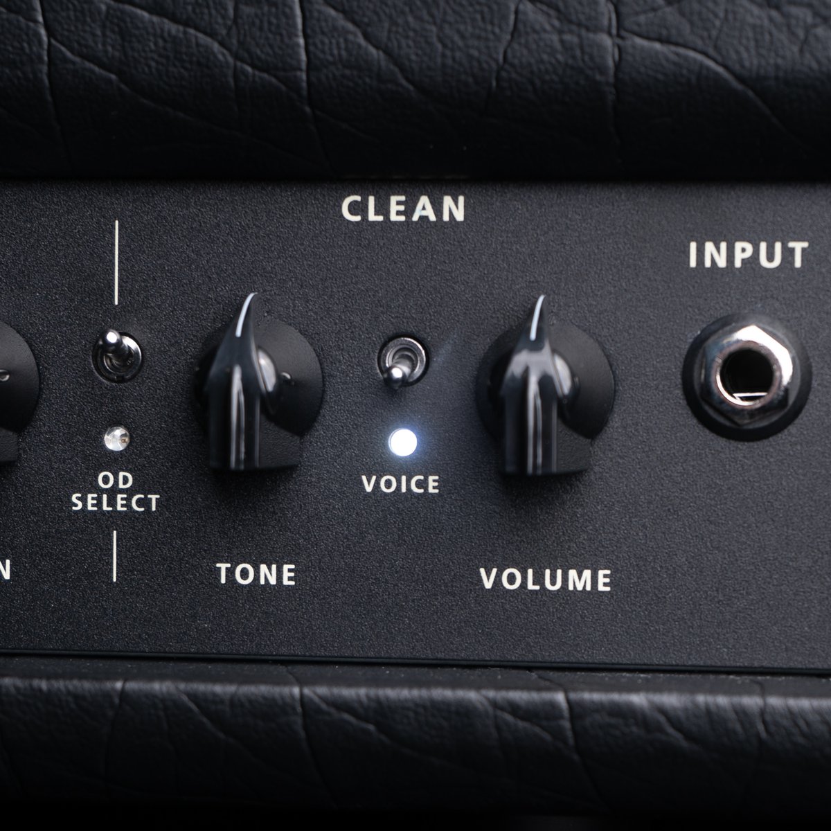 Choose between two incredible voicings on the HT MK III Clean channel: a bright and pristine American voice with a solid and tight bass response, and a classic British voice with a looser bass response and a warmer mid-range. Learn more: blackstaramps.com/ht-series-mkii…