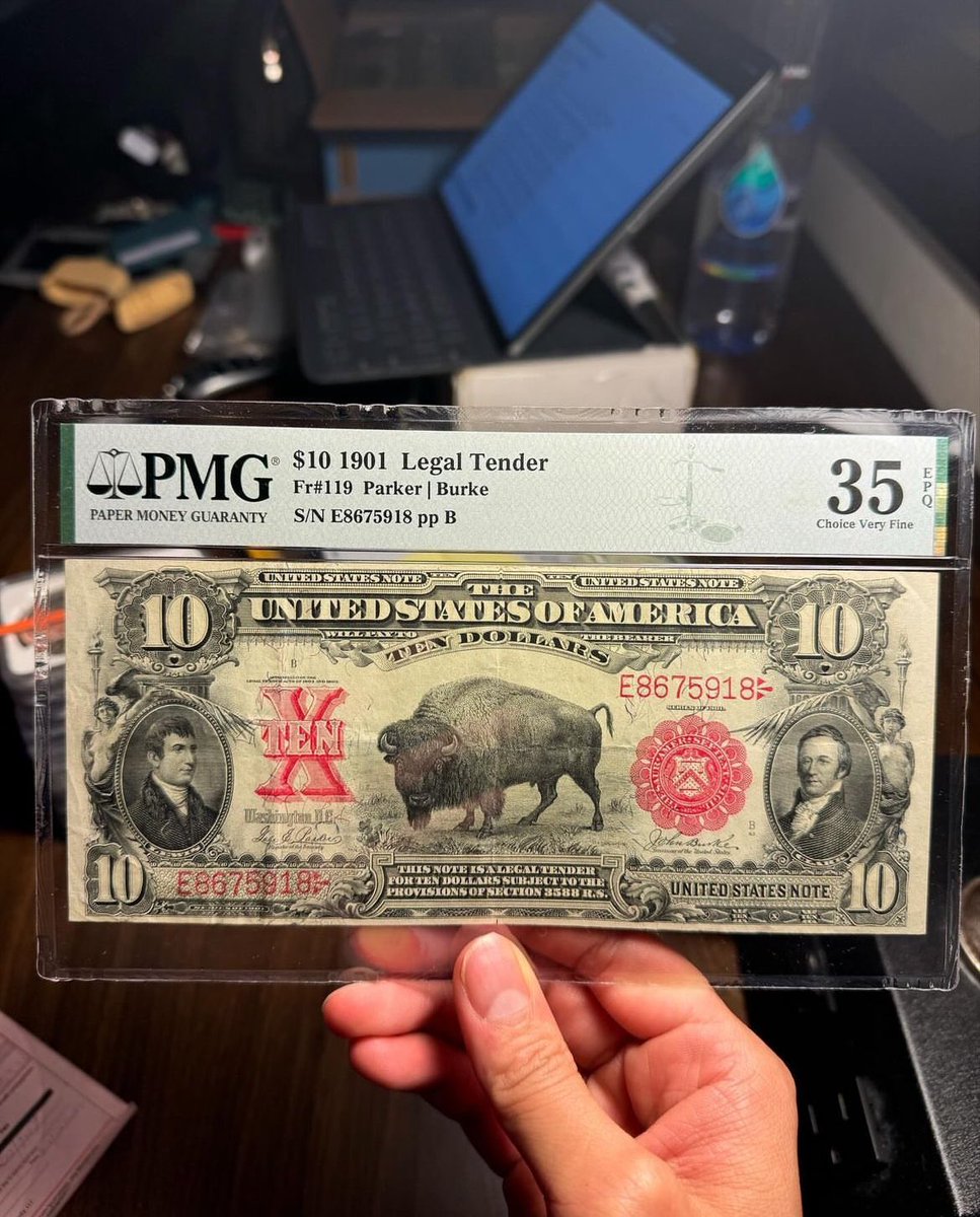 DanWilliamz190's tweet image. Fresh from grading. Might be the finest Choice VF 35 example that i ever seen!!!

facebook.com/groups/7079952…

#errornote #federalreservenote #pmgnotes #errorcurrency #rare #currency #PMG #PCGSBanknote #silvercertificate #goldcertificate #legaltender #banknotes #numismatics #bullion