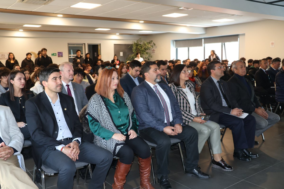 ¡Celebrando el Día del #Ingeniero! 🎉 Dicha Facultad de la <a href="/autonomadechile/">Universidad Autónoma de Chile</a> organizó un seminario para explorar las visiones de un mañana sostenible y próspero. ¡Además, hicimos la apertura del #InnovaLabUA, marcando un hito en el Proyecto de Ingeniería 2030!🛠️🌟#MásUniversidad