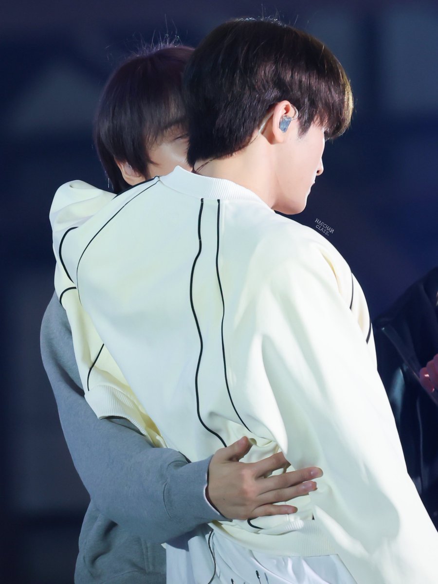 20240503 마크 해찬

형아 머리 쓰담쓰담 

#마크 #MARK #マーク #해찬 #HAECHAN #ヘチャン
#NCTDREAM  #THEDREAMSHOW3_in_SEOUL #NCTDREAM_THEDREAMSHOW3