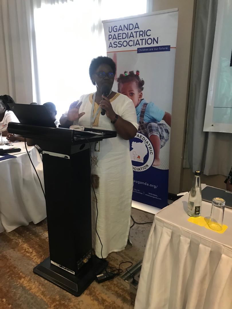 NutritionistKD's tweet photo. Dr Joyce Sserunjogi Nalugya, Consultant Psychiatrist at Mulago National Referral Hospital, she discussed " the Early Onset of Substance use, Unveiling the widespread access to Alcohol and drugs among young minds " 

She explained the alcohol use that has gone as far as 6years of age.

#SAHU | #10thAdolConf 

@27Jipman @TUMWINEJohn19 @TumusingizeXav1 @MinofHealthUG @MercyNkakara @kainosKtisis @KigoziMaggie @ps_lukwago @KKariisa
