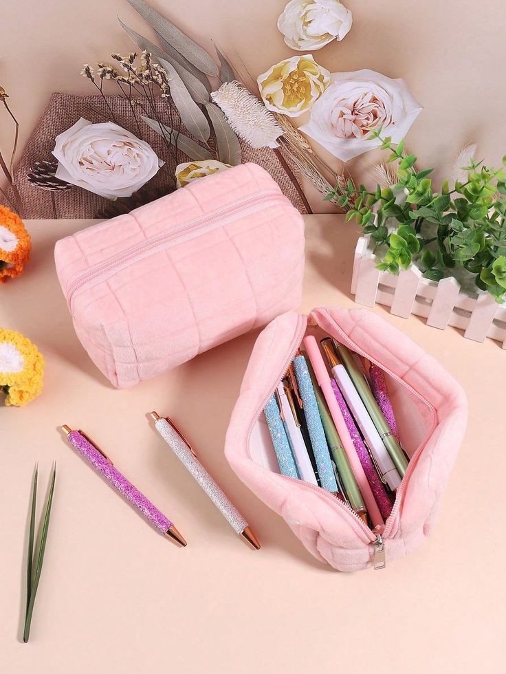 Cute Pouch makeup muat banyaak 
Warna nya gemes gemes banget sumpaah
Link shopee nya s.shopee.co.id/20ZiFRva3p

#spillshopee #shopeehaul