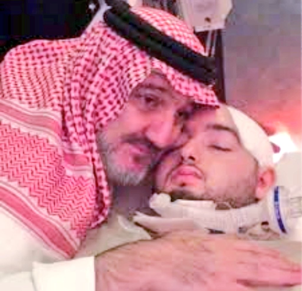 سالتكم بالله ان تدعون له بشفاءوانت الي تشوف هذا المنشور سالتك بالله ان تدعيله بشفاءوانشاءالله ربي يبعد عنك كل مكروه ويحقق لك امنيتك قول آمين اكتب في التعليقات الله يشفيه واكتب امنيتك وانشاءالله نحققه لك للهم اشفيه وعافيه واشفي جميع امراض المسلمين وعافيهم للهم آمين يارب العالمين