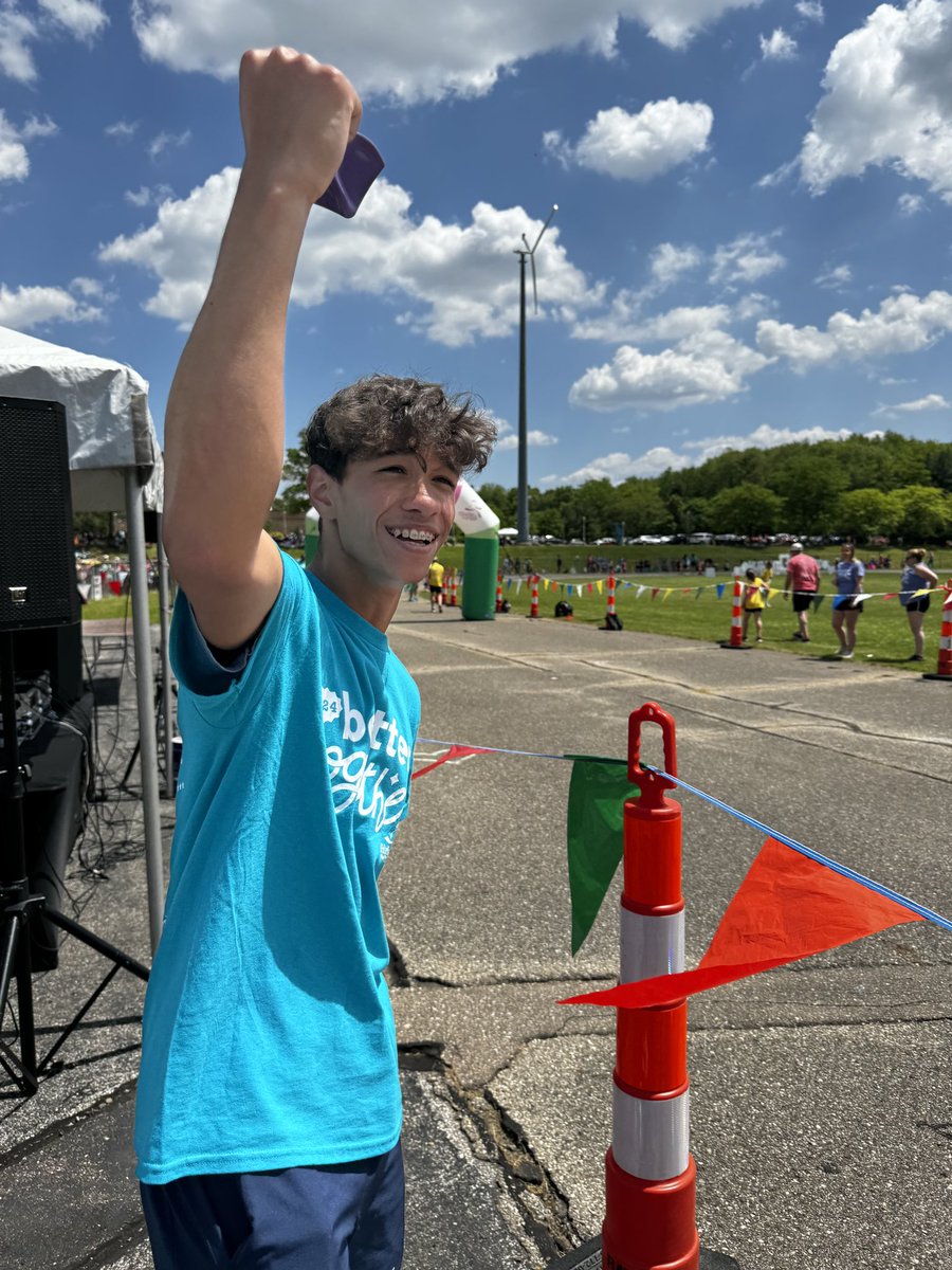 Our Kalamazoo #JetersLeaders recently volunteered at Girls on the Run Greater Kalamazoo's 5K celebration. From helping with set-up to passing out water and cheering on participants as they crossed the finish line, our Leaders enjoyed being a part of the joyful occasion! #Turn2